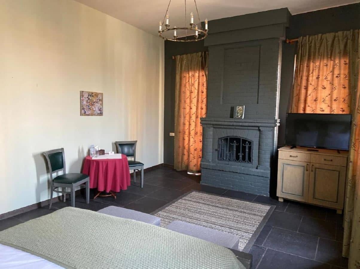 rooms-family-suit-with-balcony-dbl
