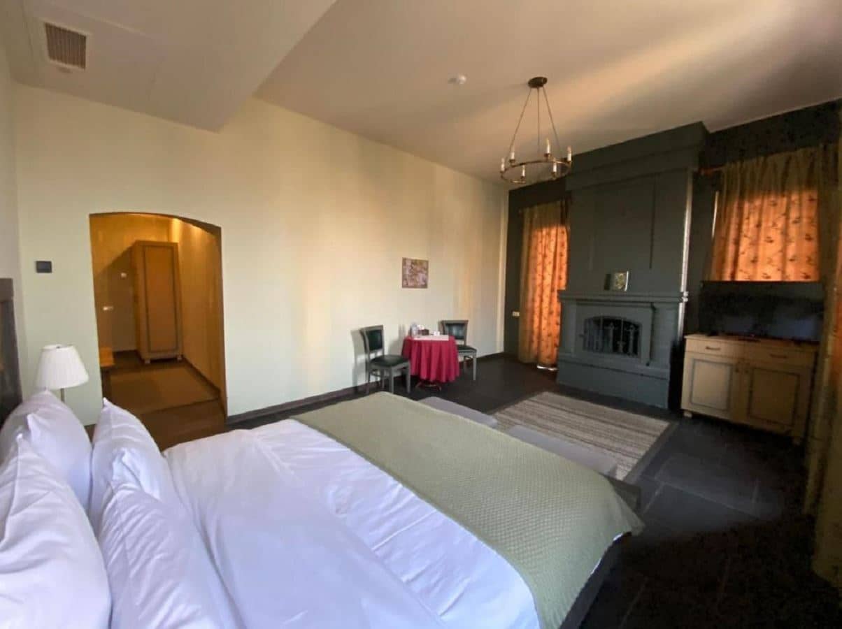 rooms-family-suit-with-balcony-dbl