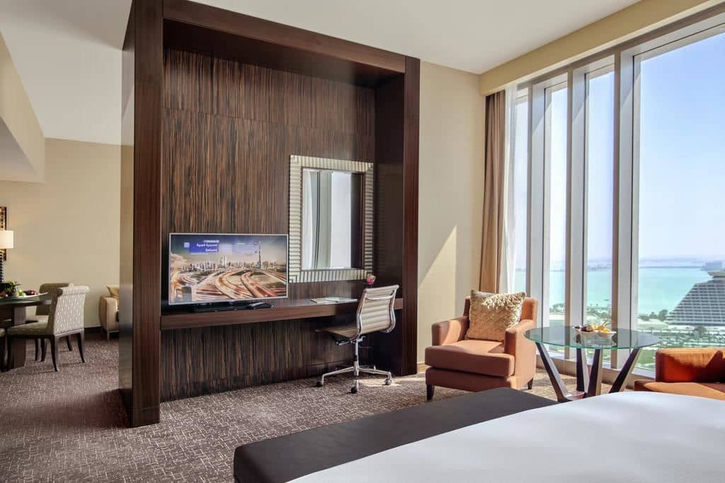 rooms-club-rotana-suite