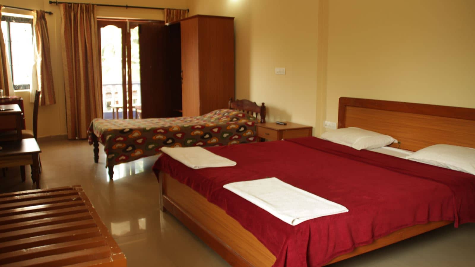 rooms-superior-room
