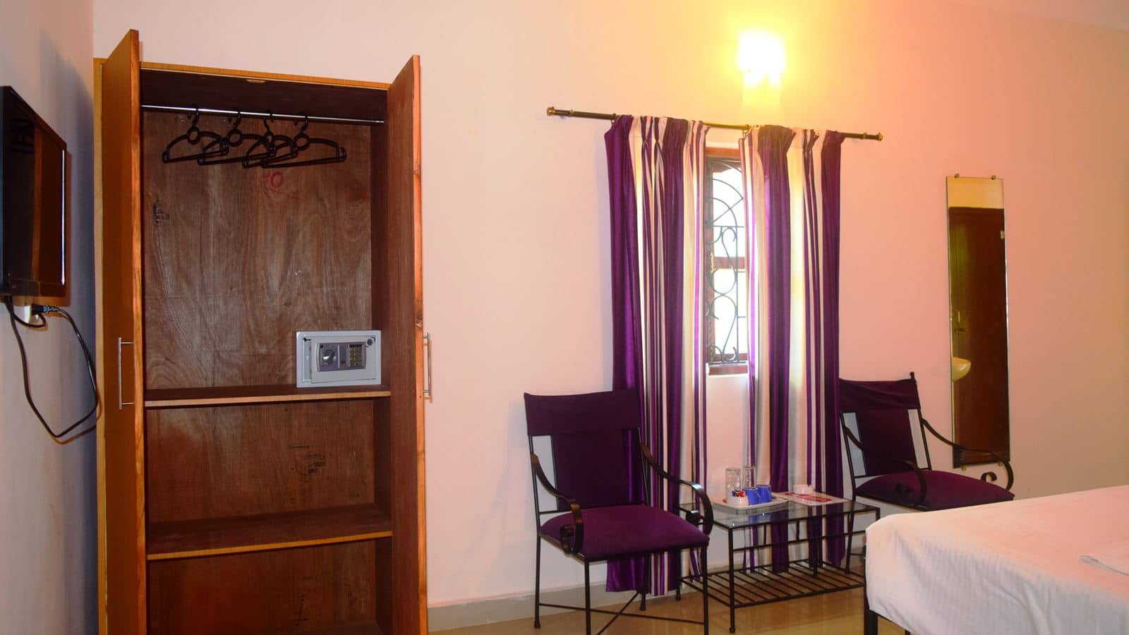 rooms-standard-room