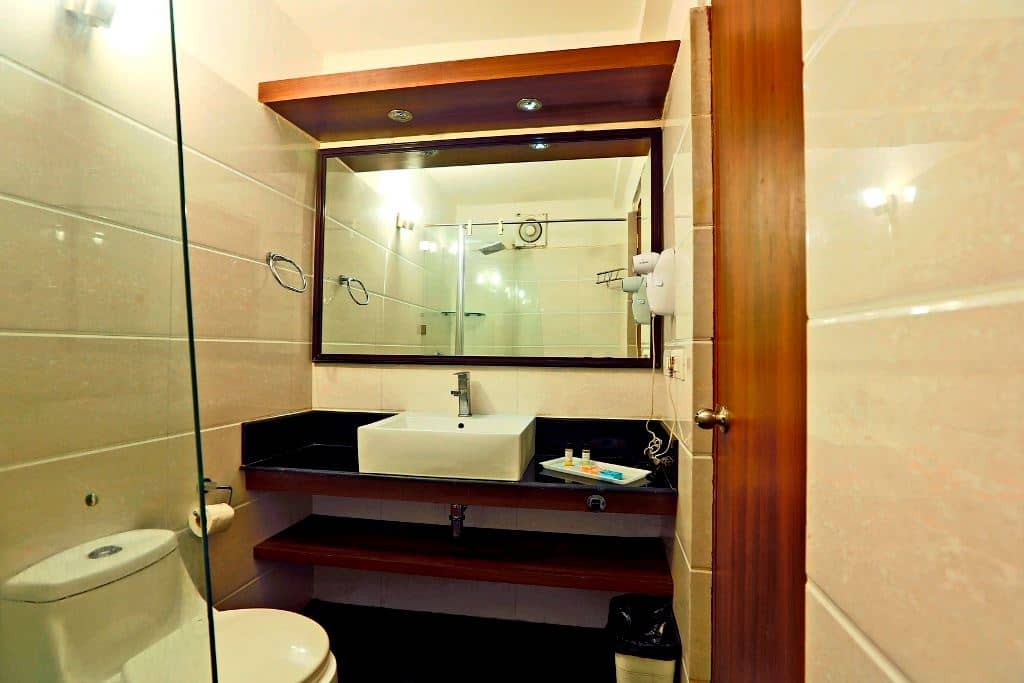 rooms-deluxe-room