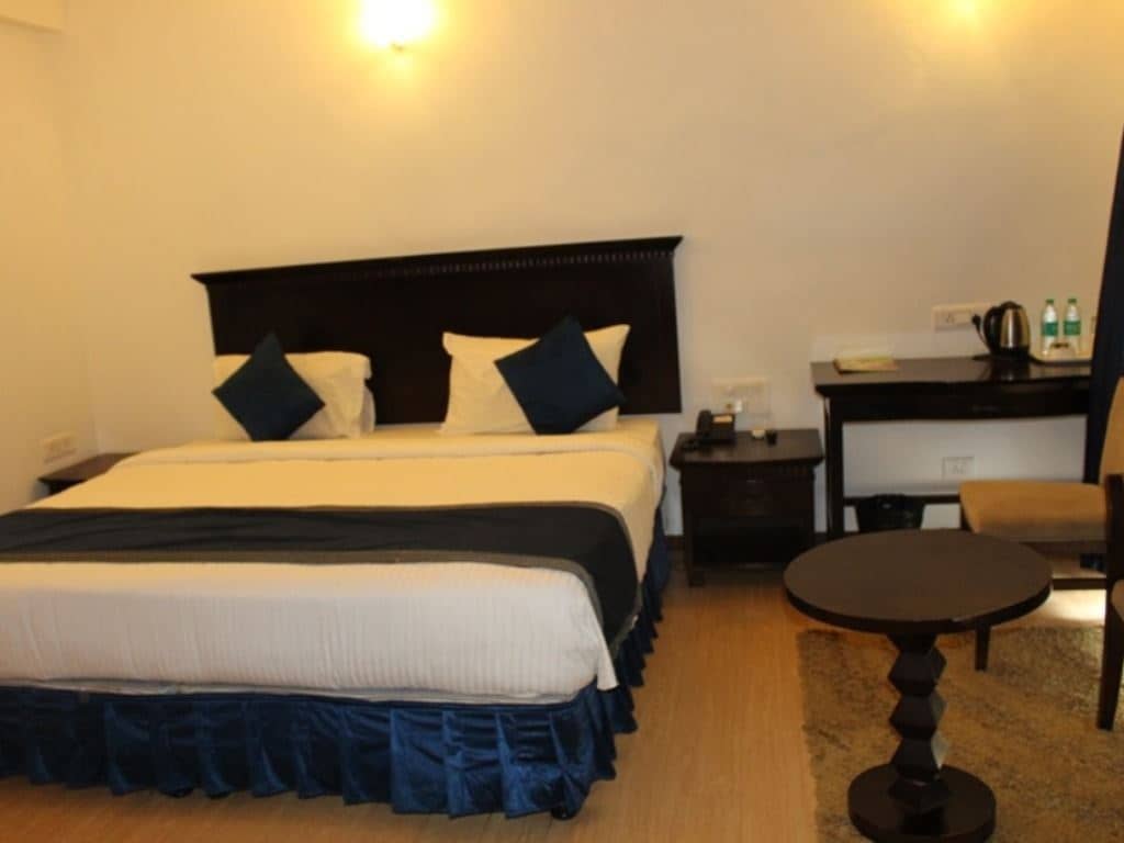 rooms-deluxe-room
