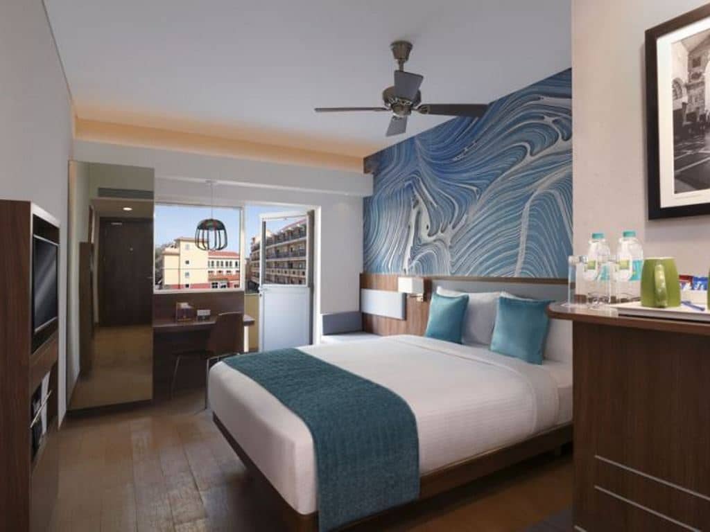 rooms-std-queen-room-with-balcony