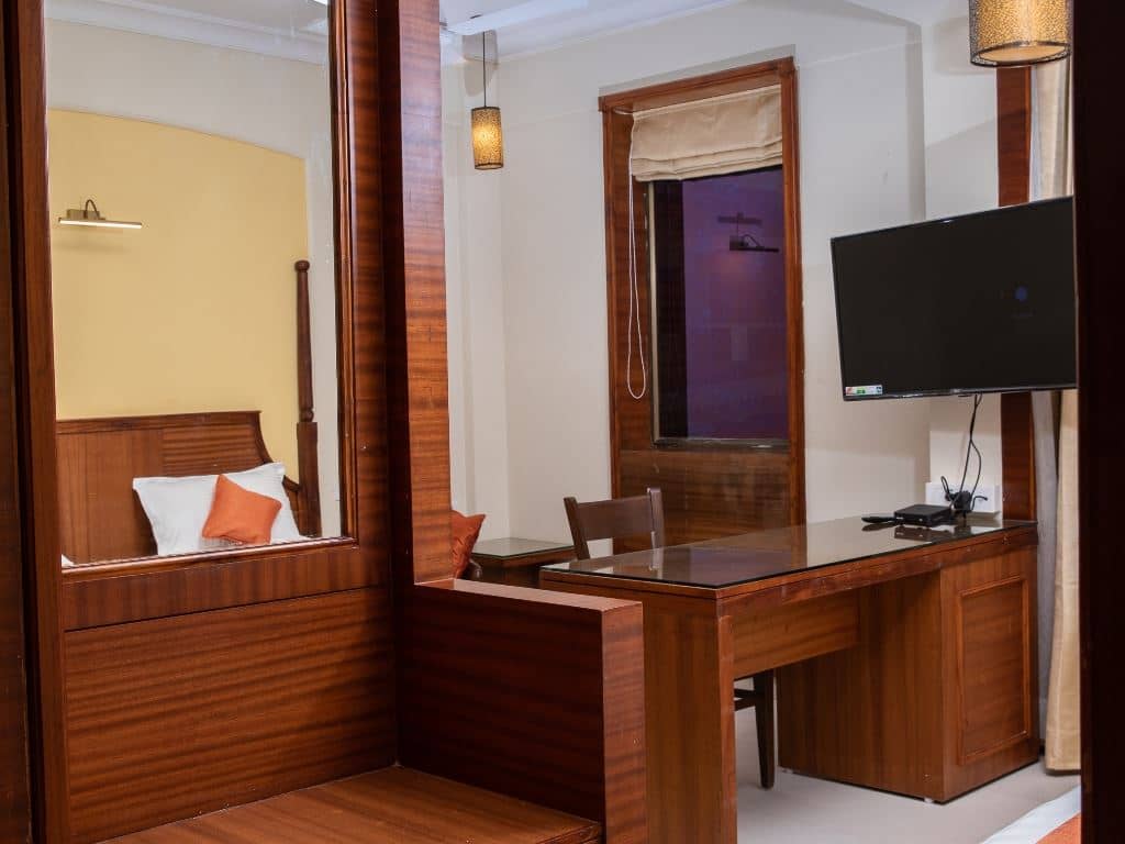 rooms-superior-room