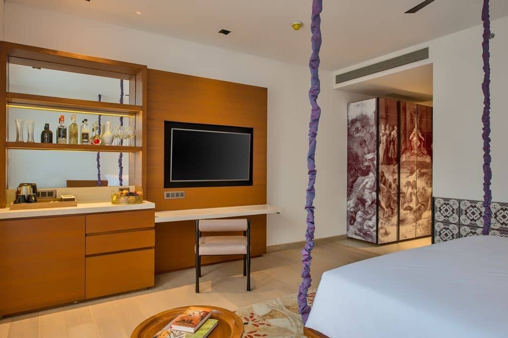 rooms-deluxe-room