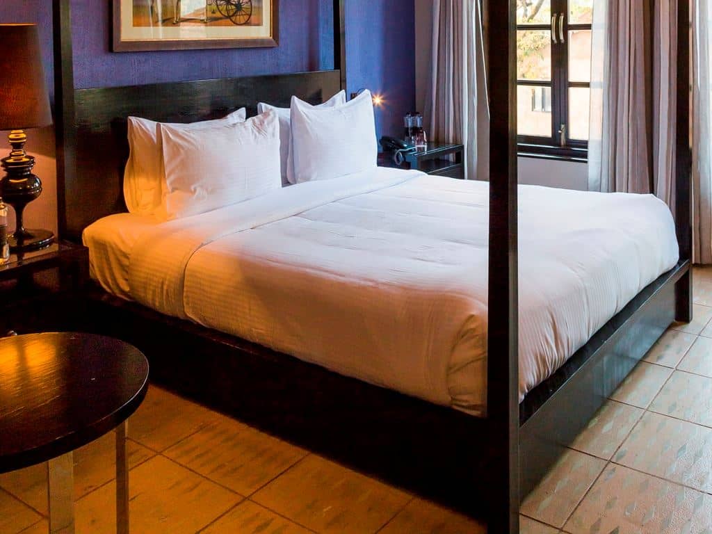 rooms-deluxe-room