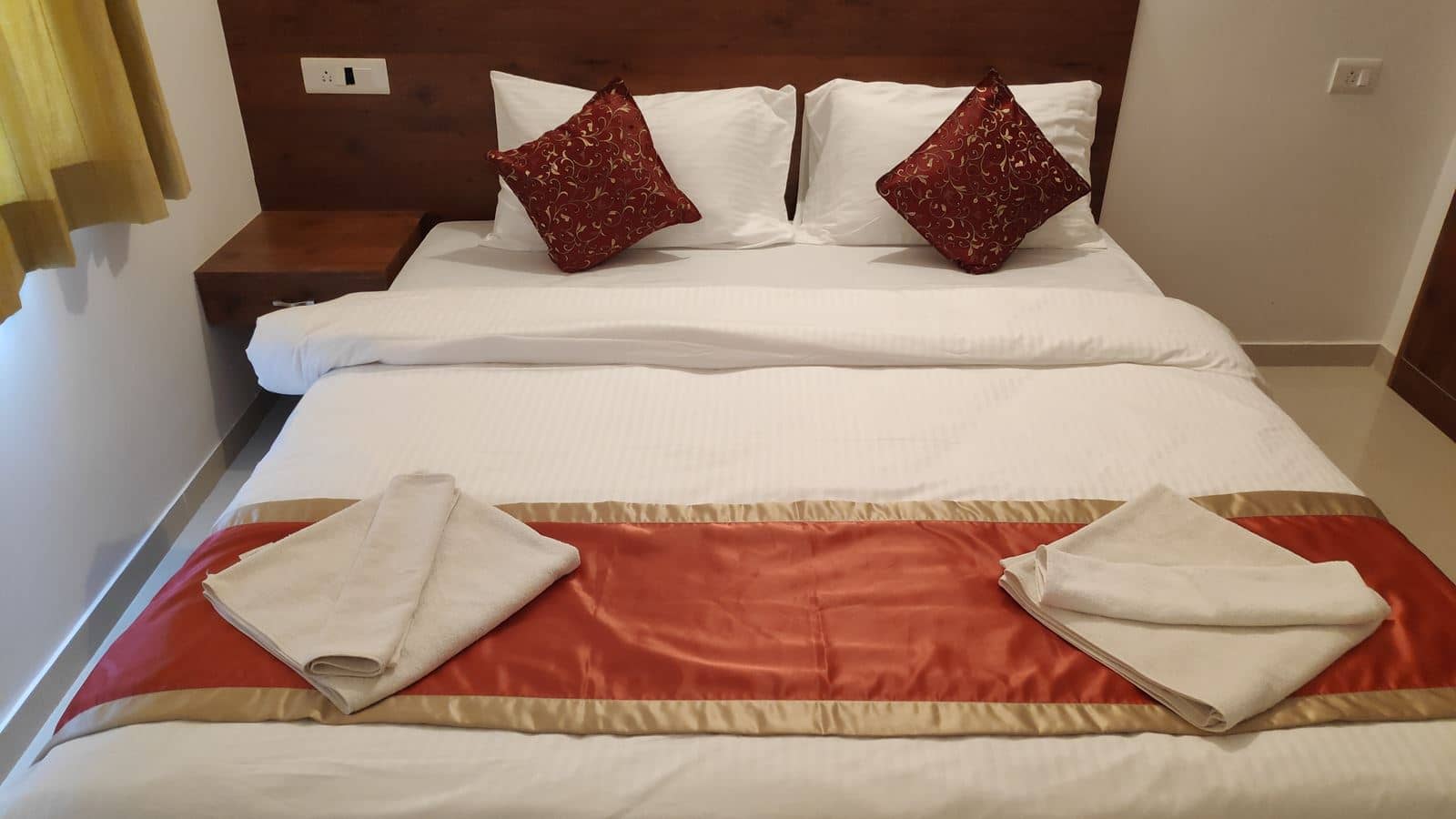 rooms-1-bhk-apt-ac