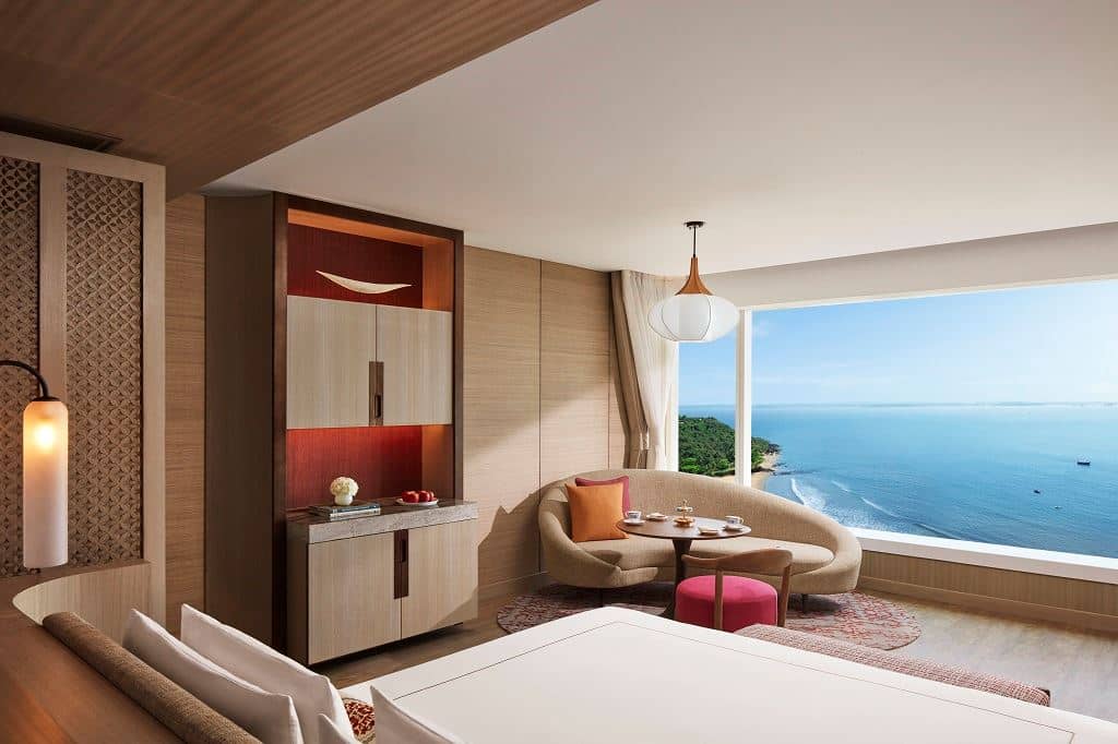 rooms-taj-club-room