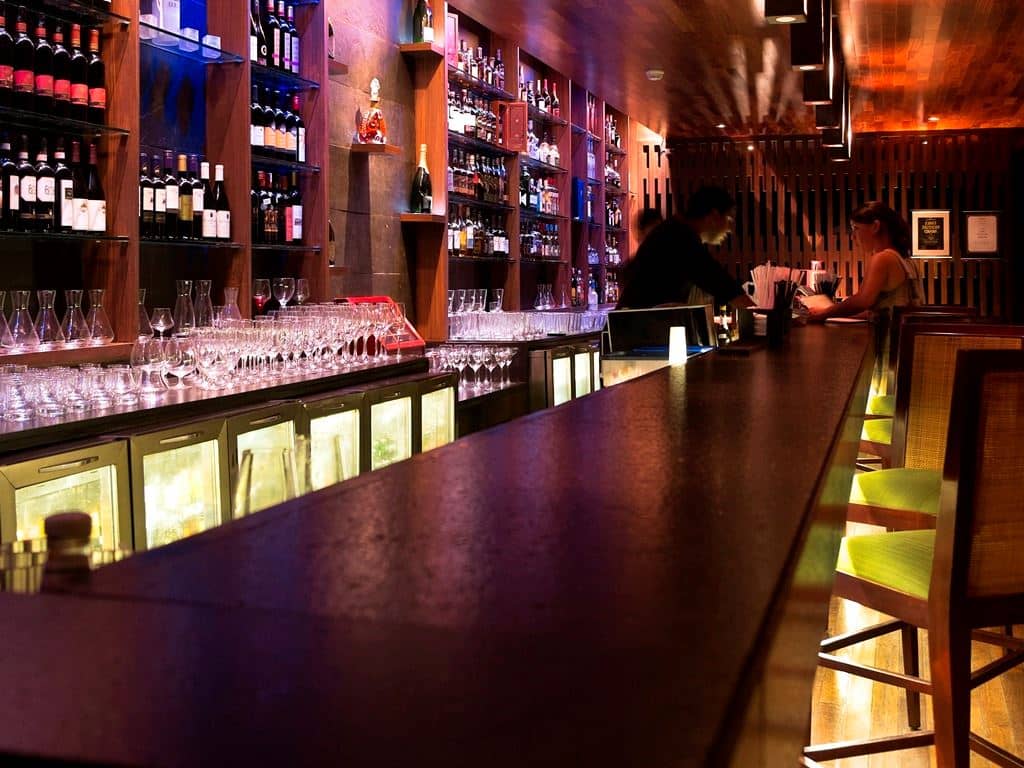 bars-edge-bar-and-lounge