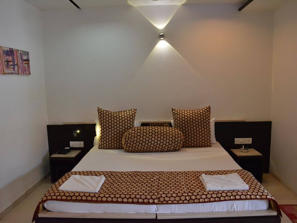 rooms-standard-room