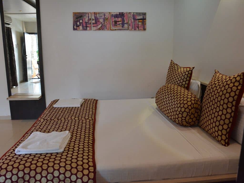 rooms-standard-room