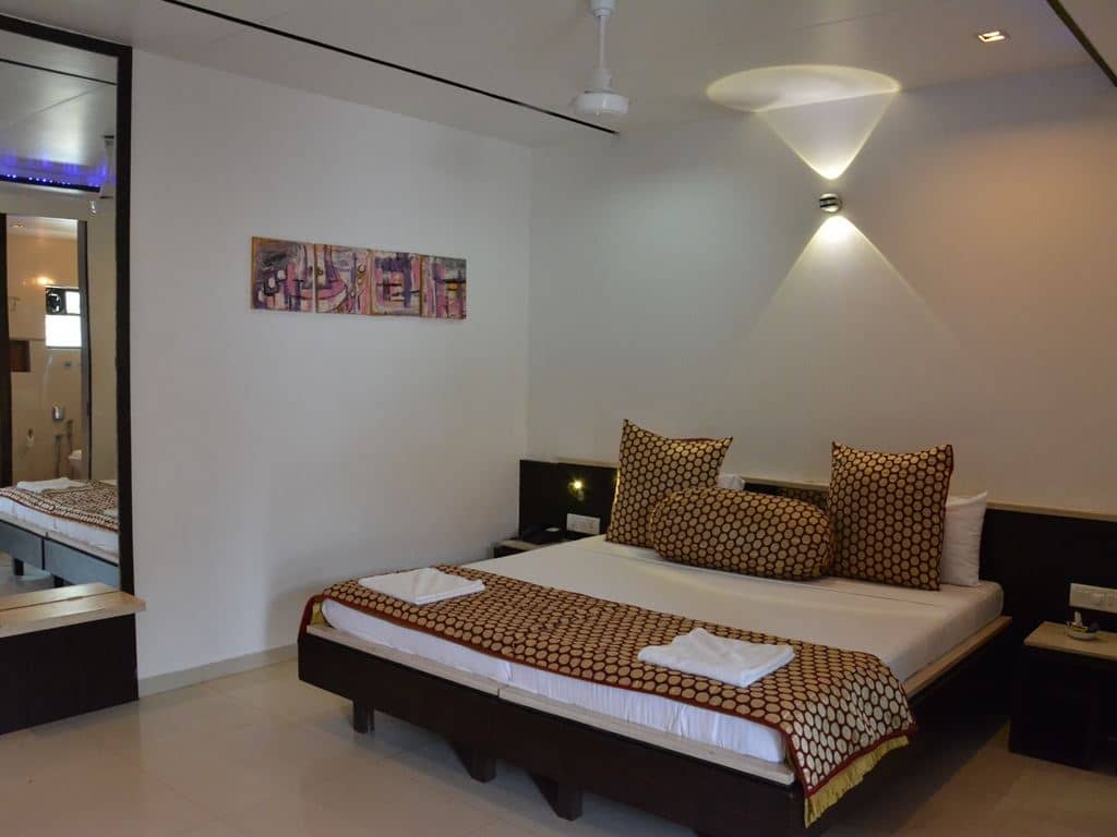 rooms-standard-room