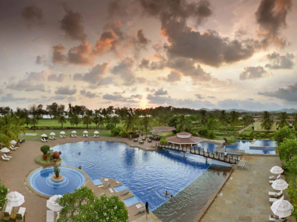 pools-outdoor-pool