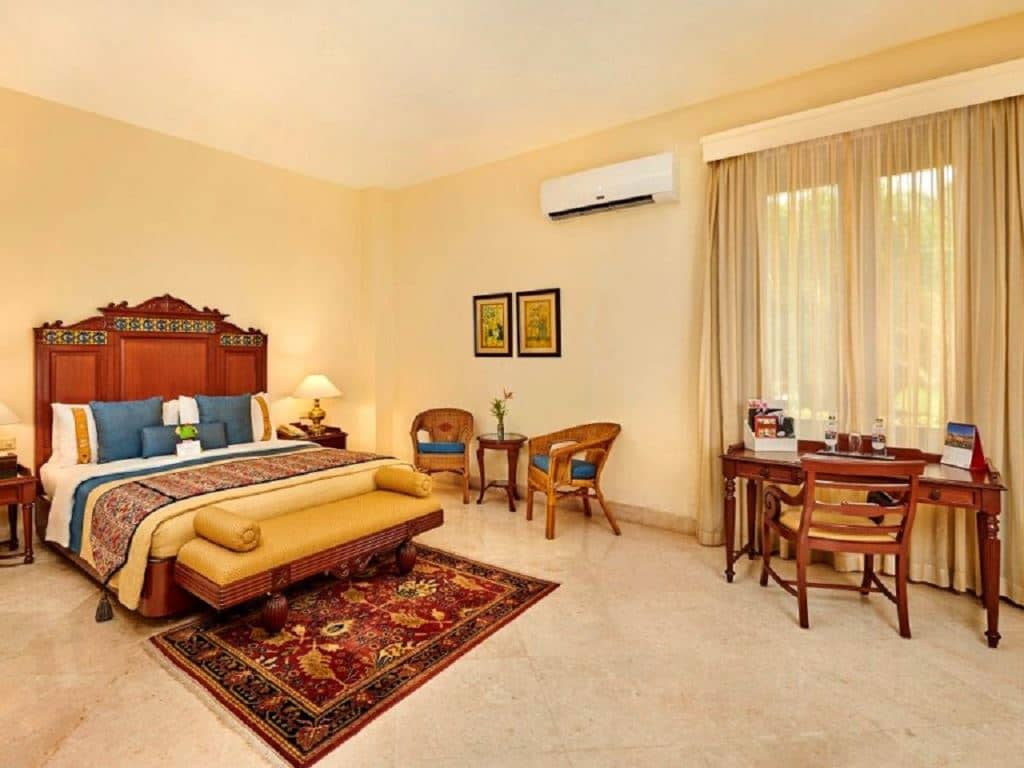 rooms-villas