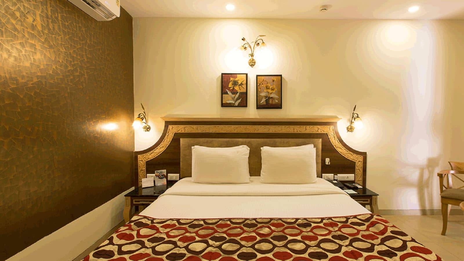 rooms-deluxe-room