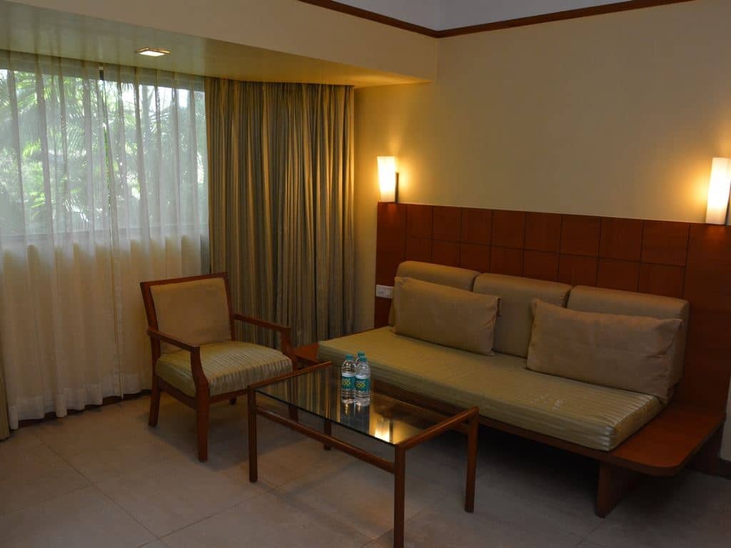 rooms-treepie-retreat