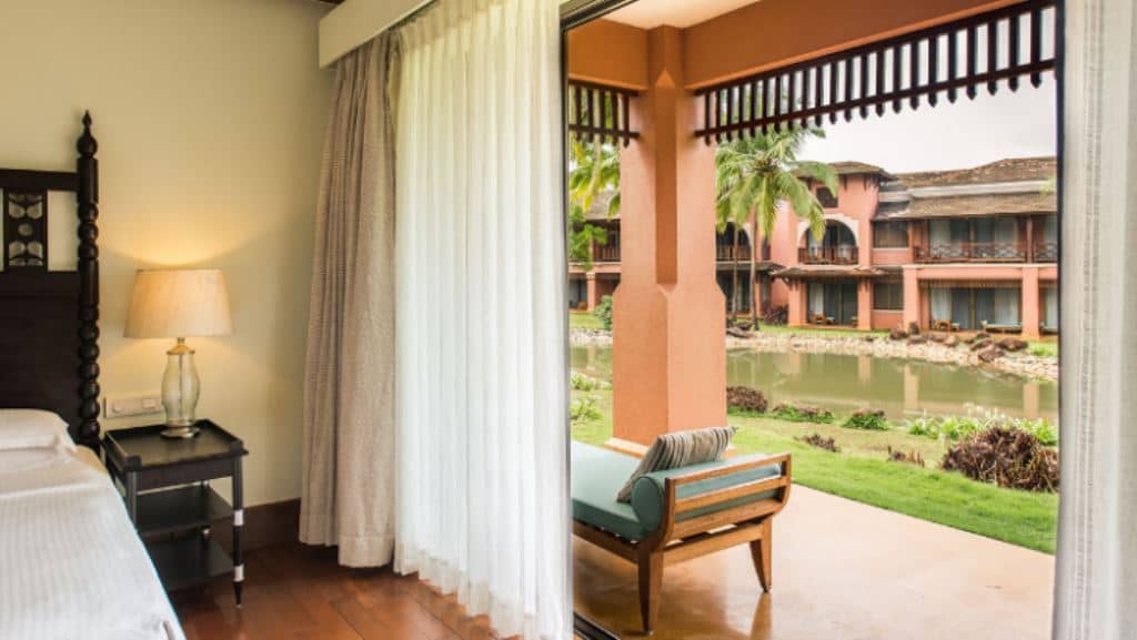 rooms-lagoonview-premium-room