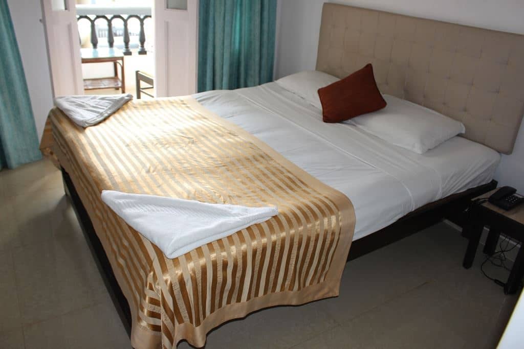 rooms-standard-room