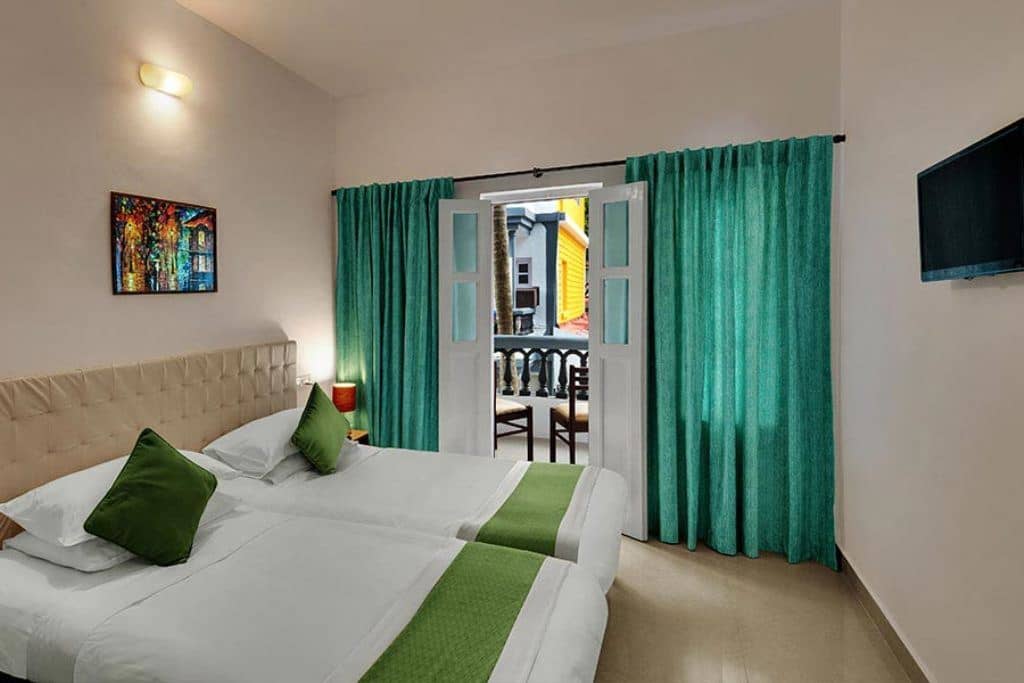 rooms-superior-room