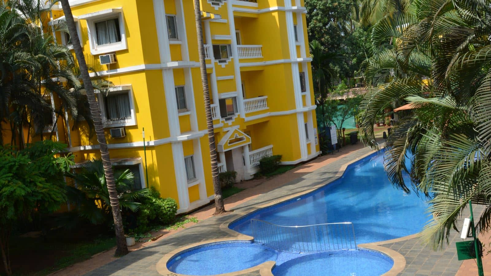 pools-outdoor-pool