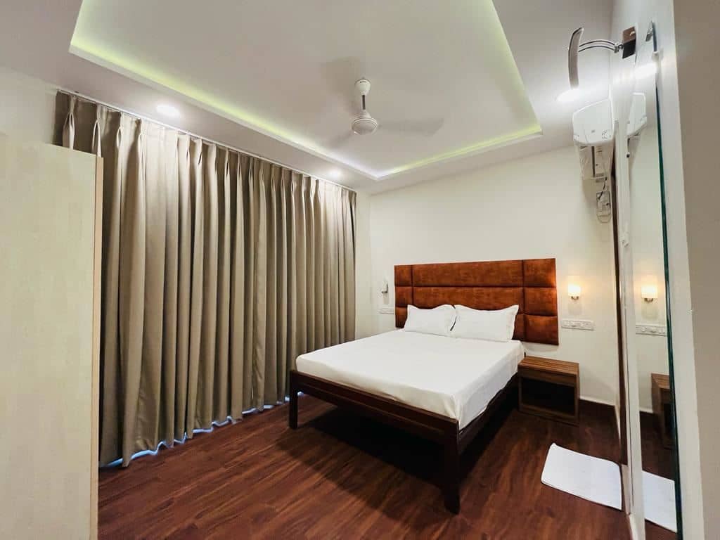 rooms-luxury-room