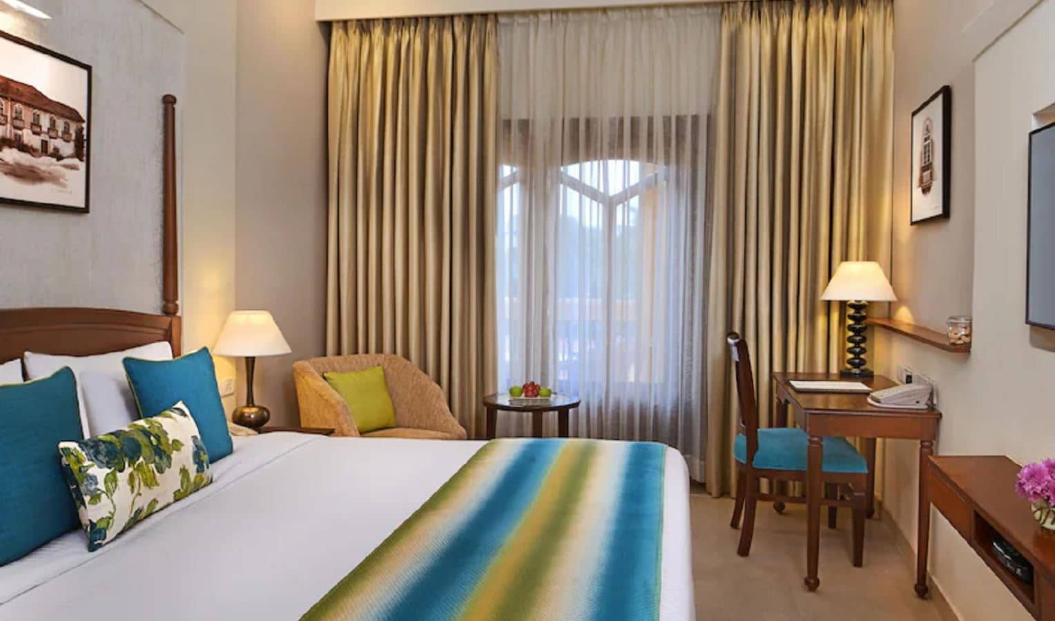 rooms-deluxe-garden-view-room-with-balcony