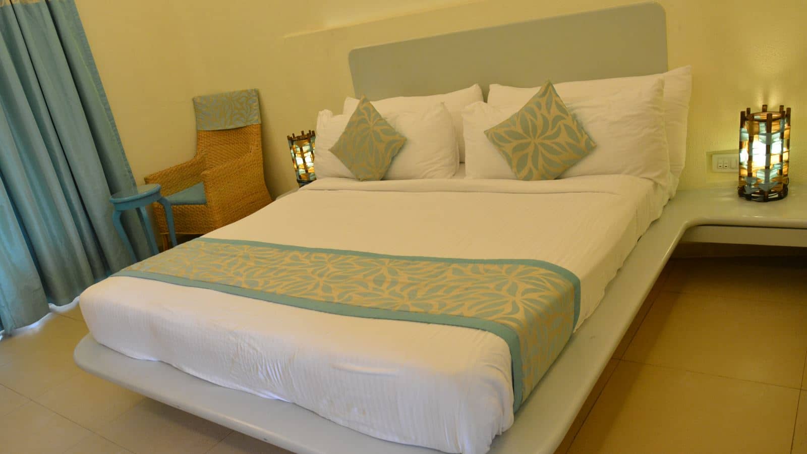 rooms-deluxe-room