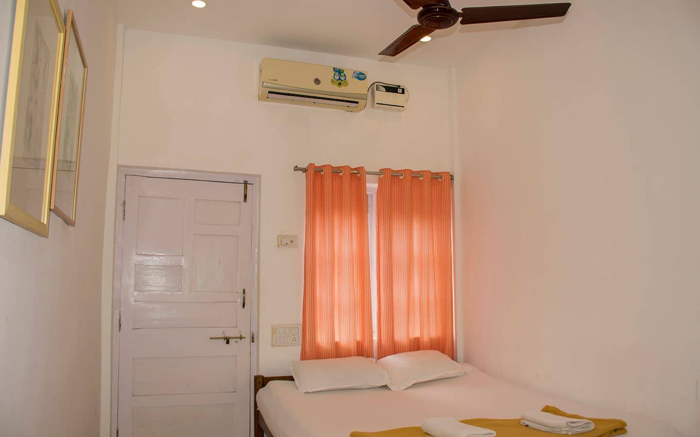 rooms-standard-room
