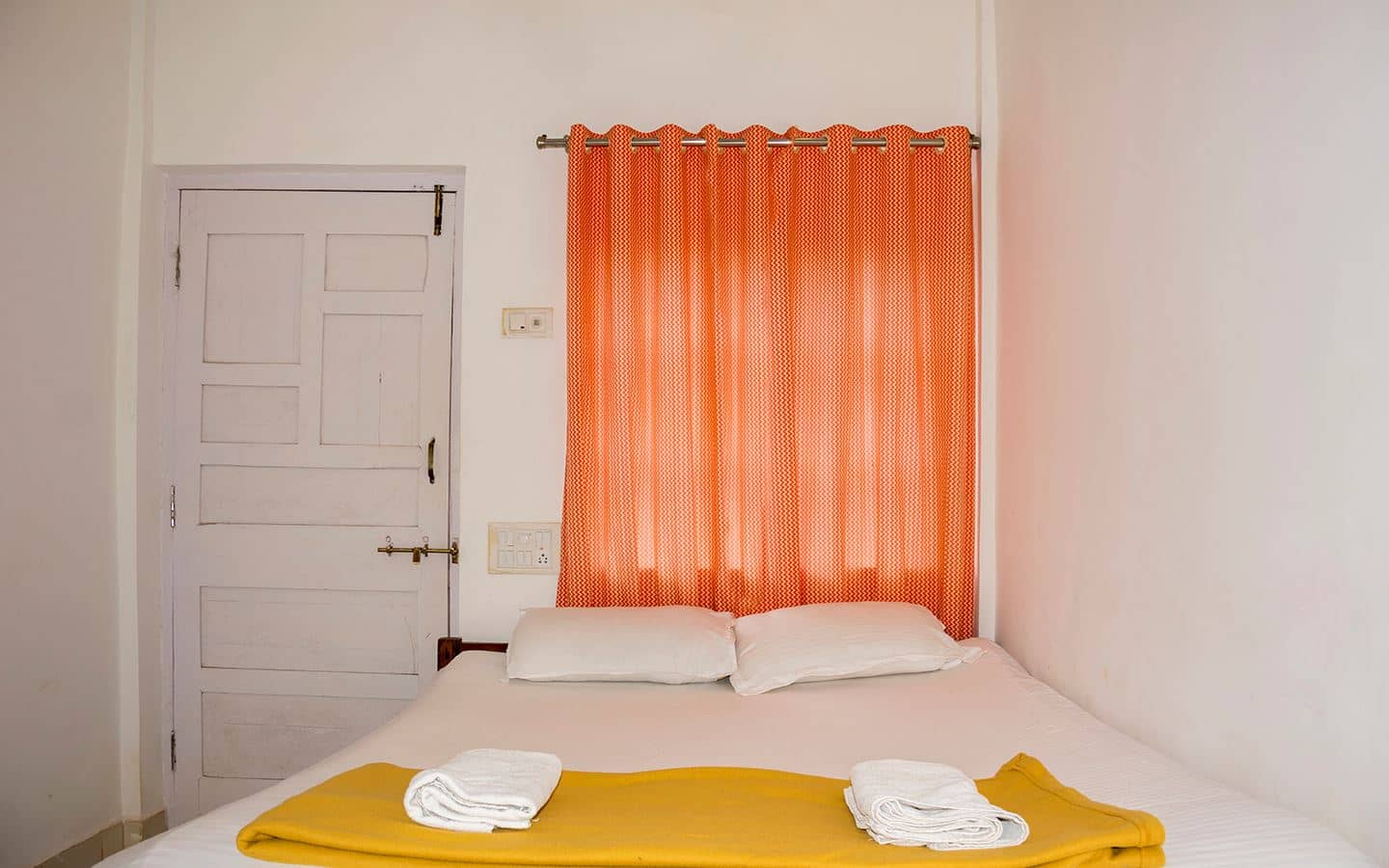 rooms-standard-room