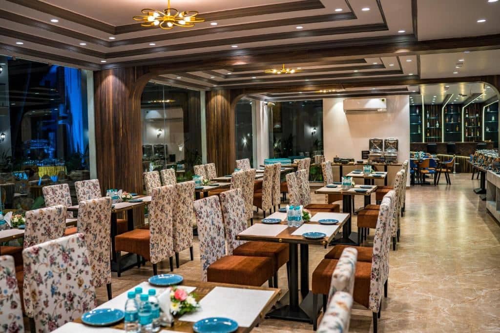 restaurants-restaurants