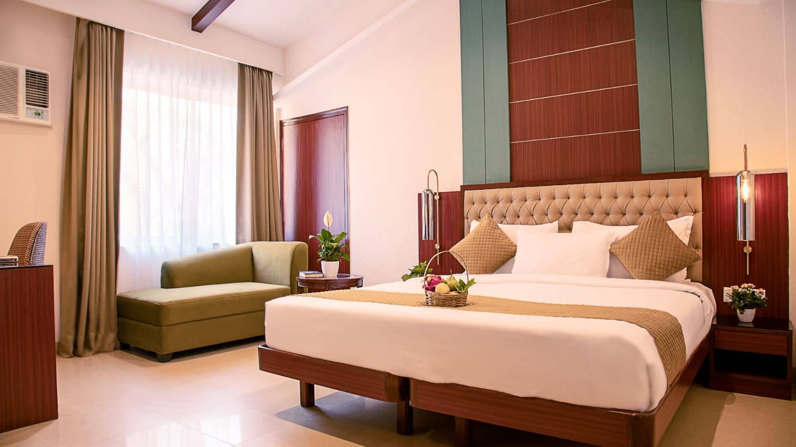 rooms-superior-room