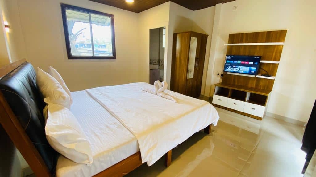 rooms-deluxe-ac--room