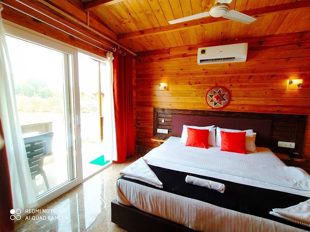 rooms-wooden-cottage-ac