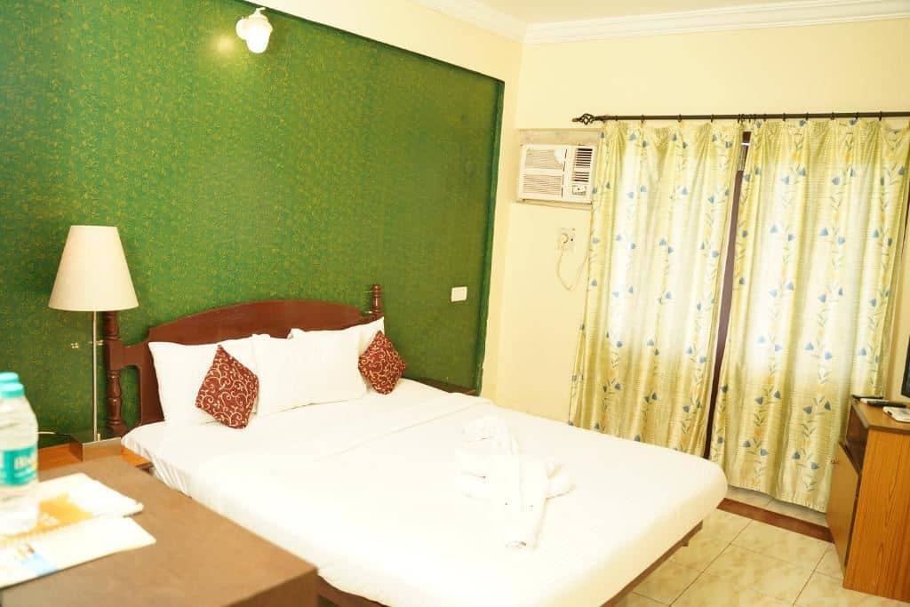 rooms-deluxe-room