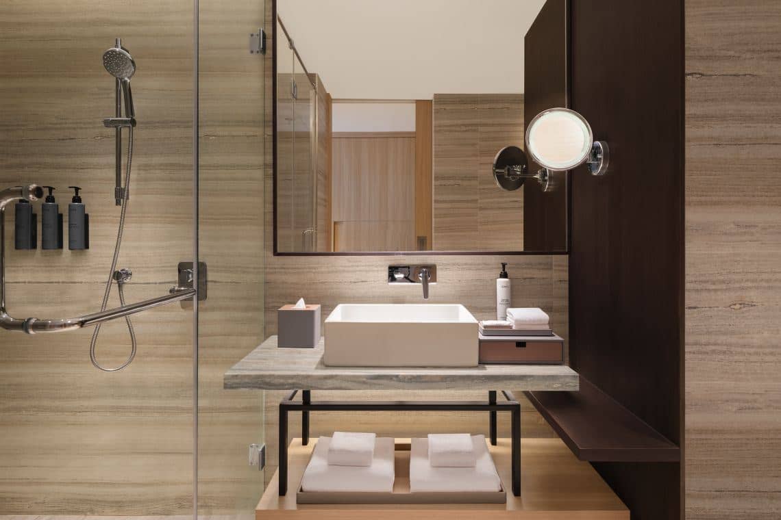 rooms-premium-ac-with-balcony