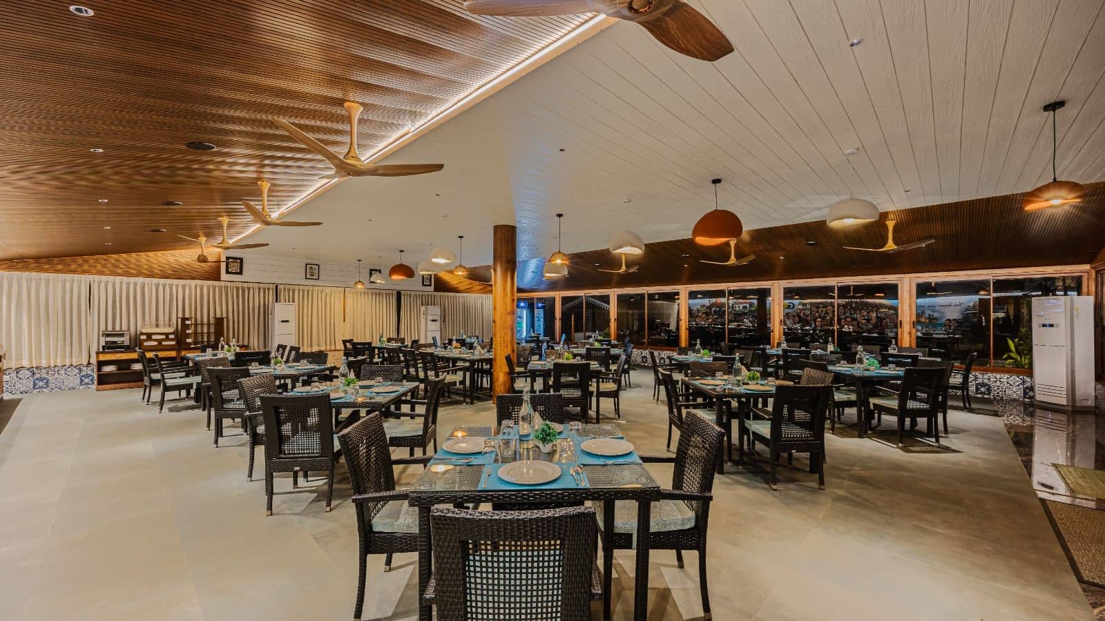 restaurants-restaurants