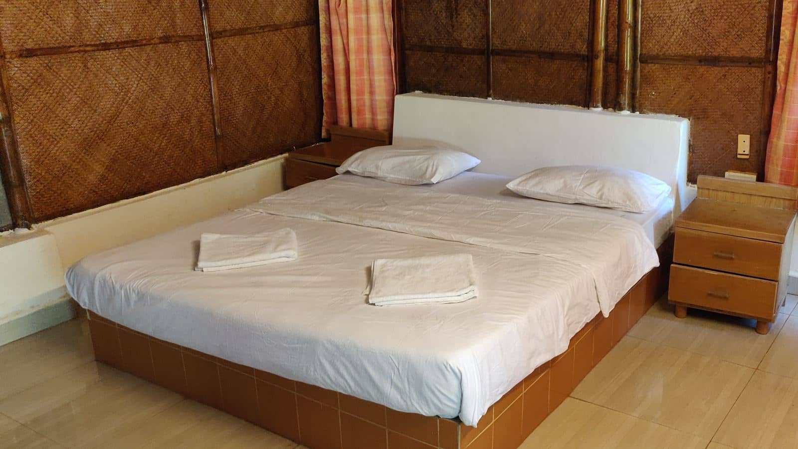 rooms-deluxe-room