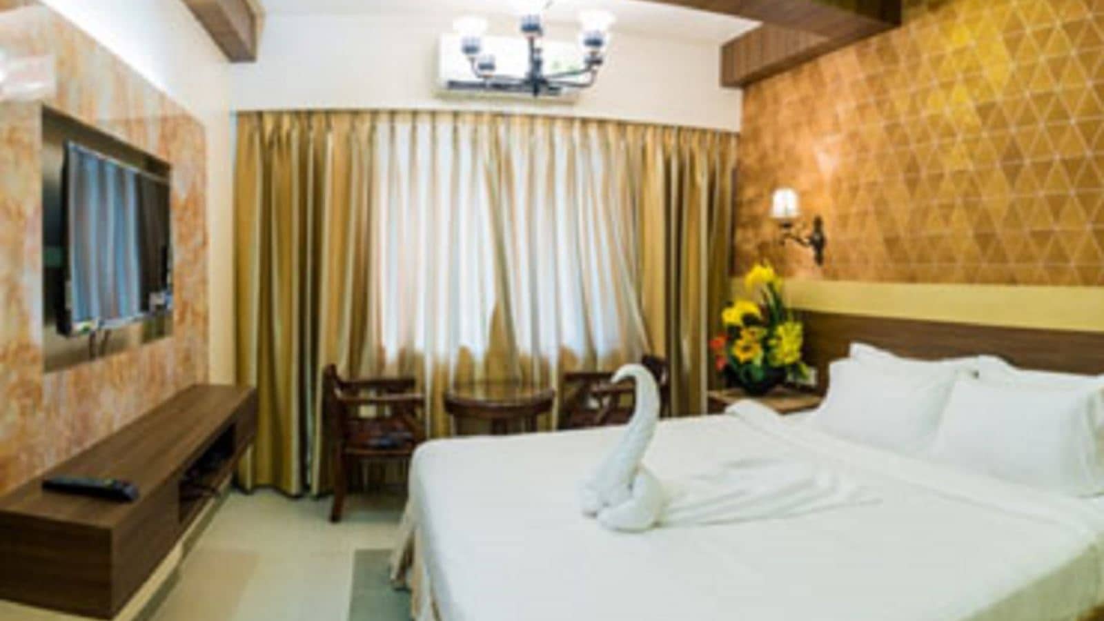 rooms-deluxe-room