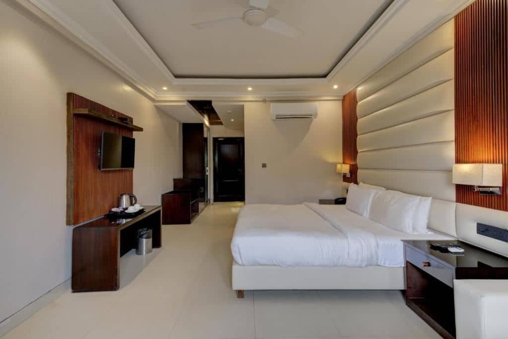 rooms-deluxe-rooms