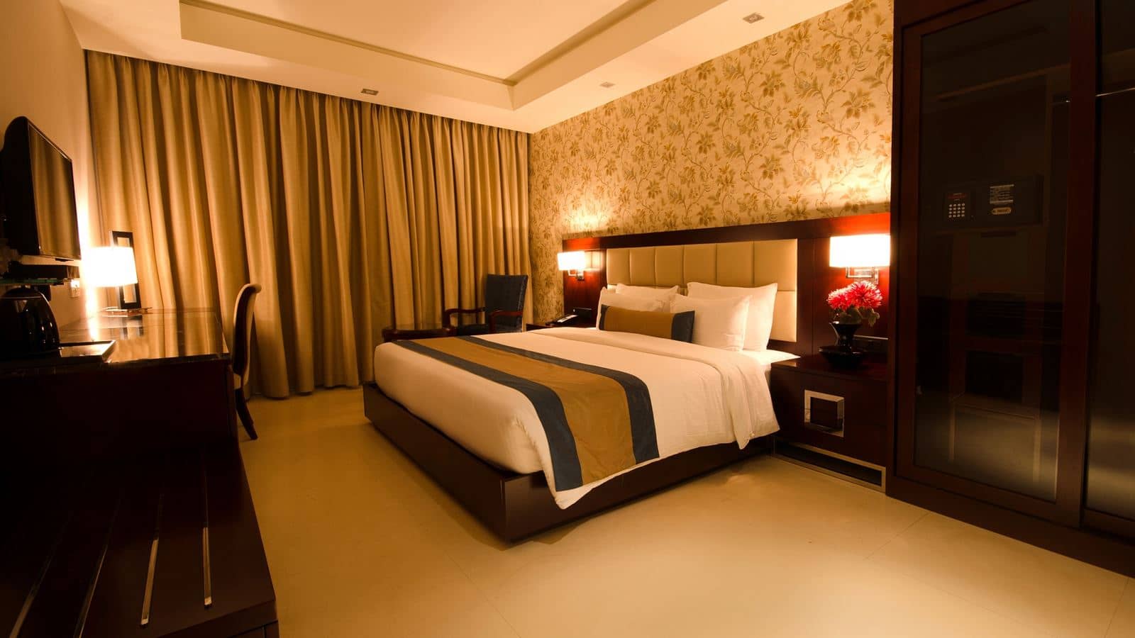 rooms-superior-room