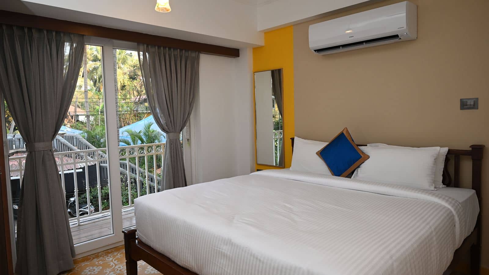rooms-1-bedroom-apartment