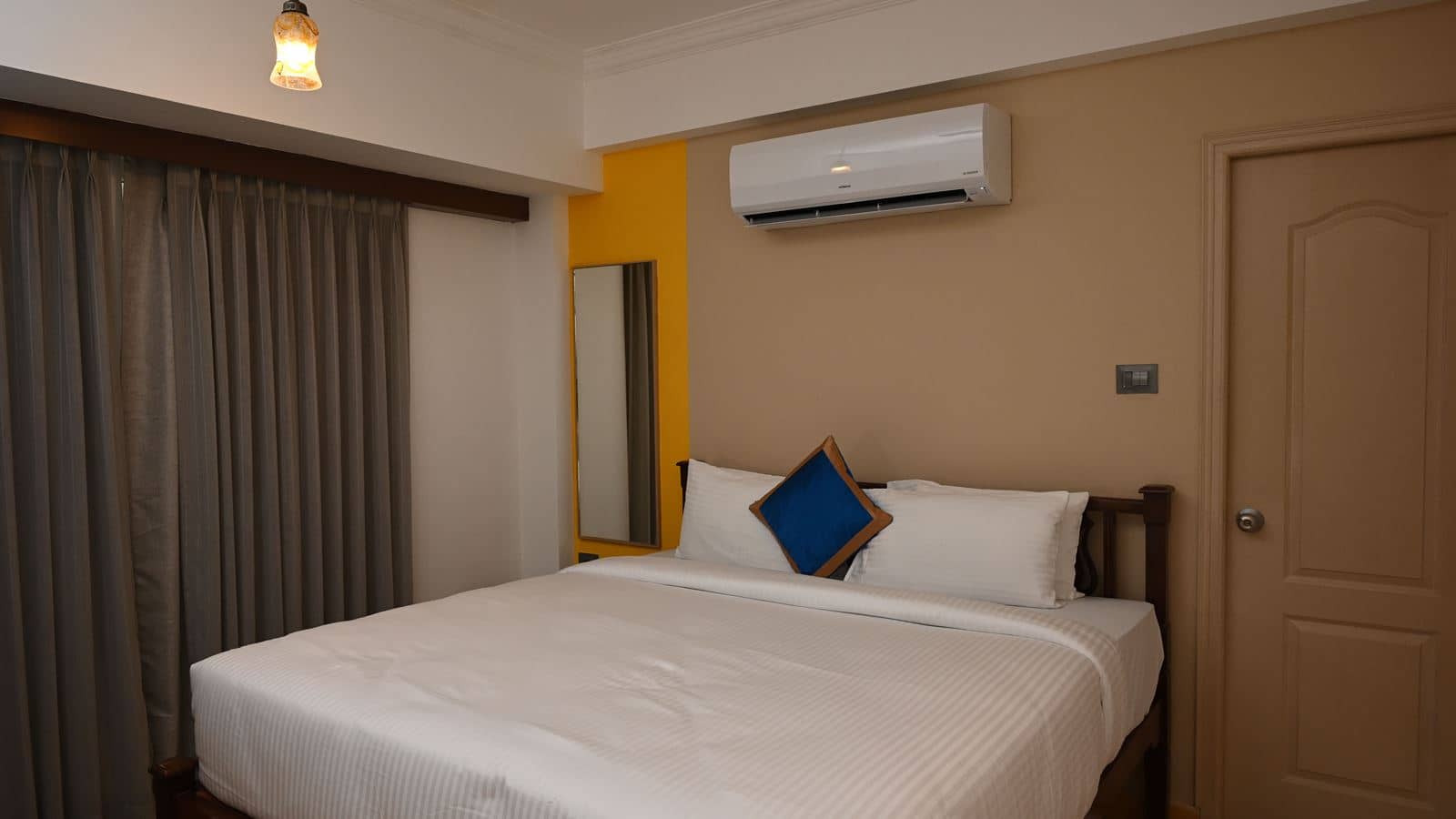 rooms-1-bedroom-apartment