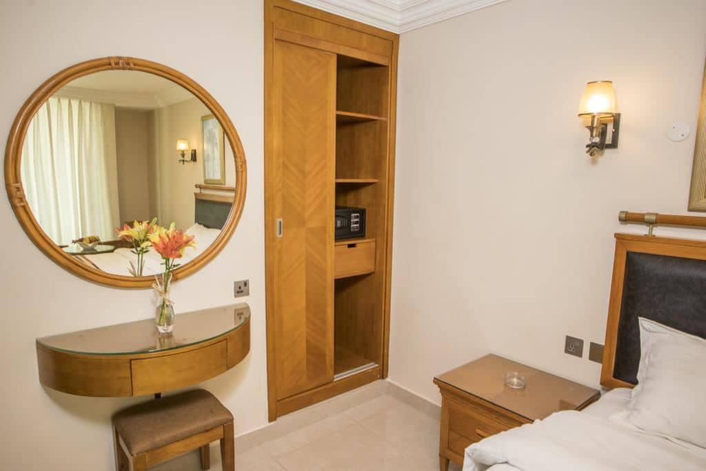 rooms-standard-room
