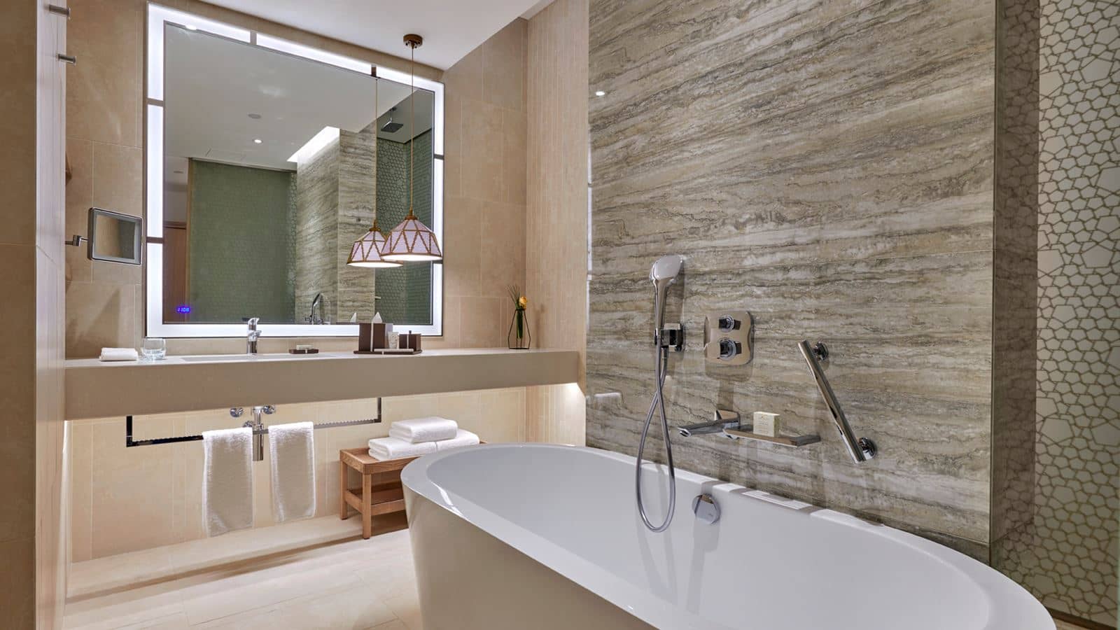 rooms-regency-suite-marina-view