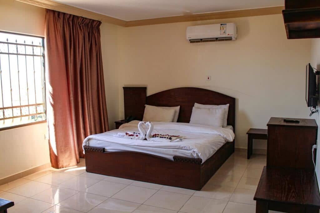 rooms-standard-room