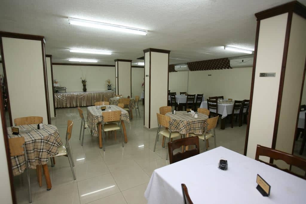 restaurants-restaurant