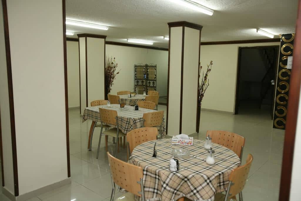 restaurants-restaurant
