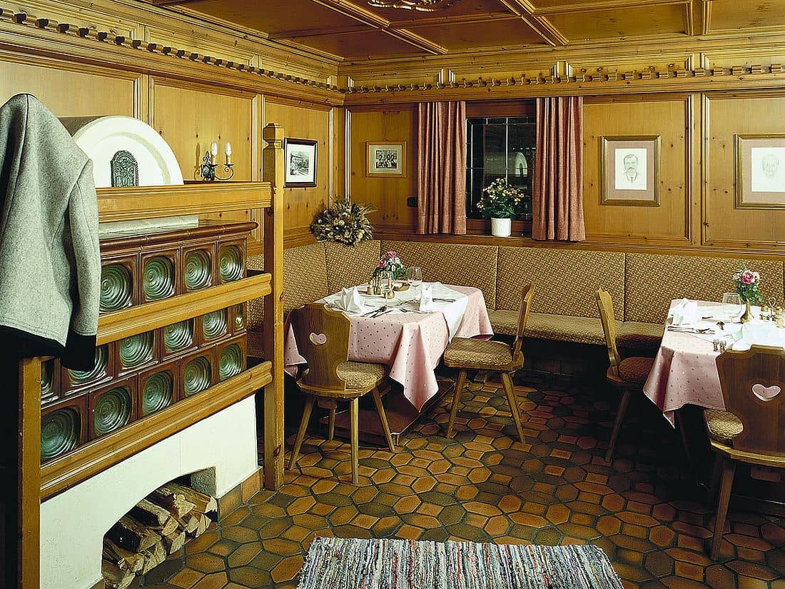 restaurants-restaurant