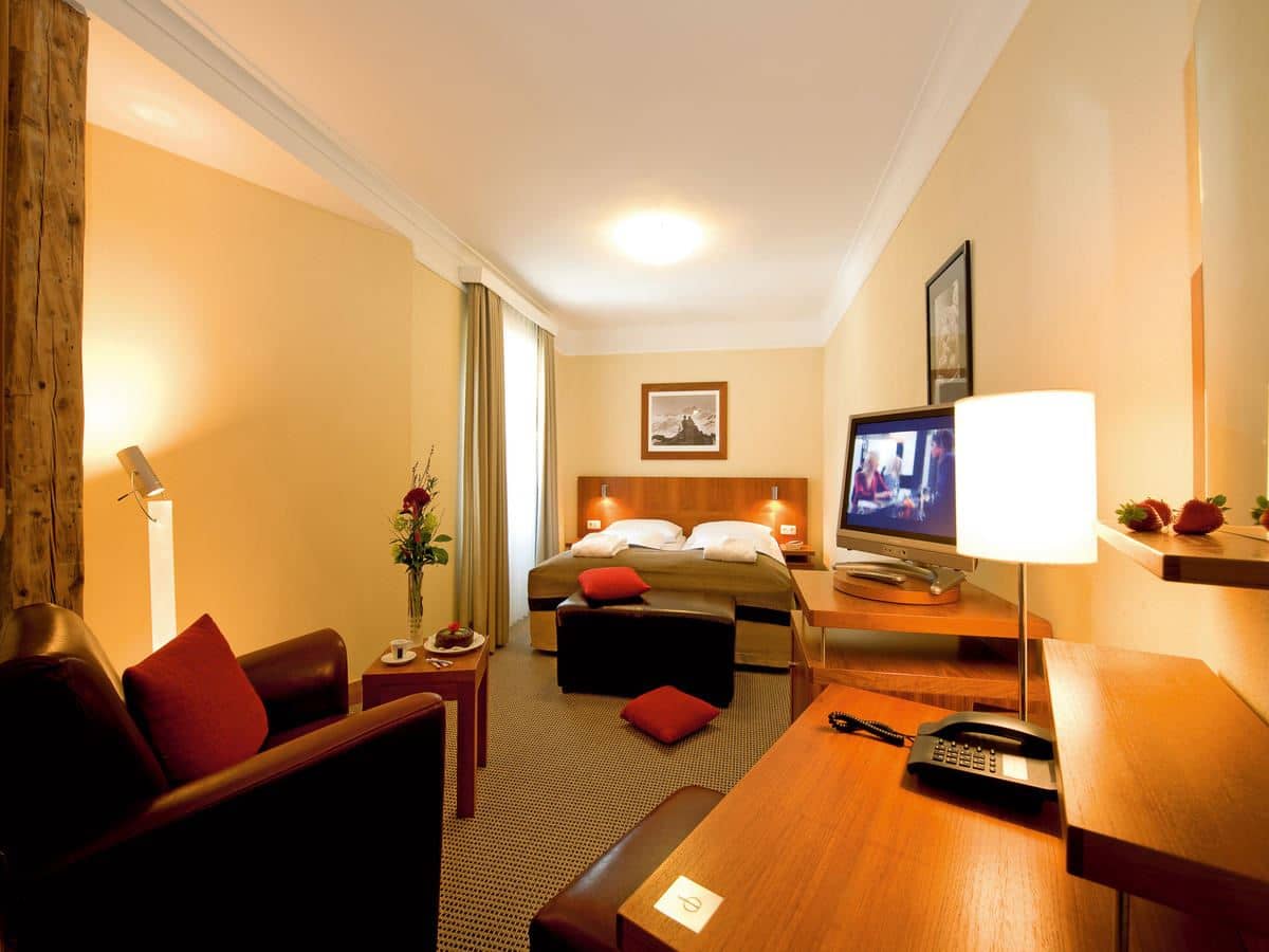 rooms-triple-room